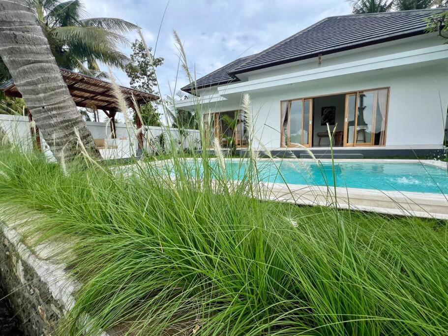 Padi-padi Pool Villa Trunyan